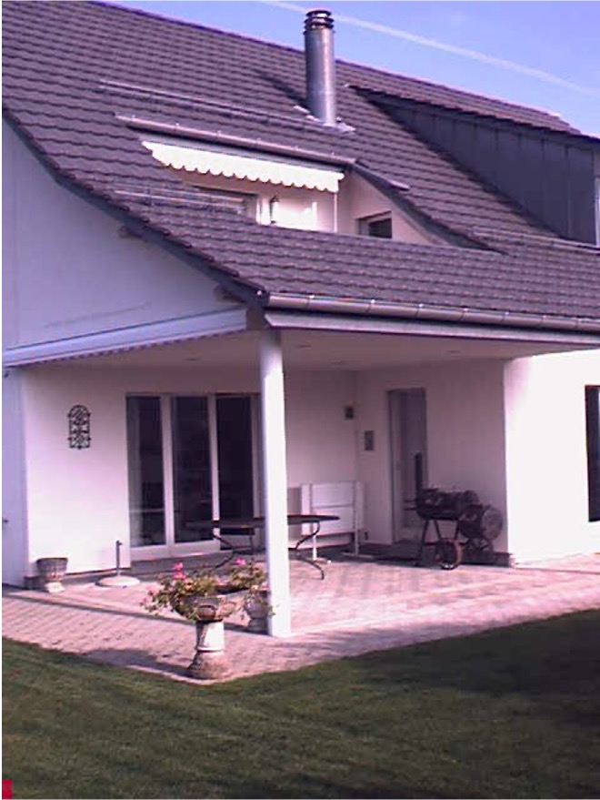 Wohnhaus mit Aussenbereich — Vorher